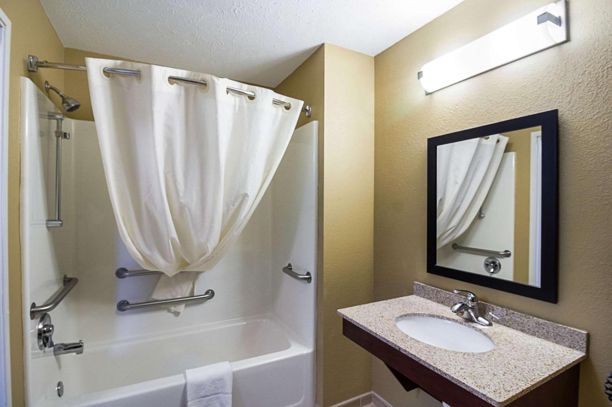 Mainstay Suites Fargo - I-94 Medical Center المظهر الخارجي الصورة
