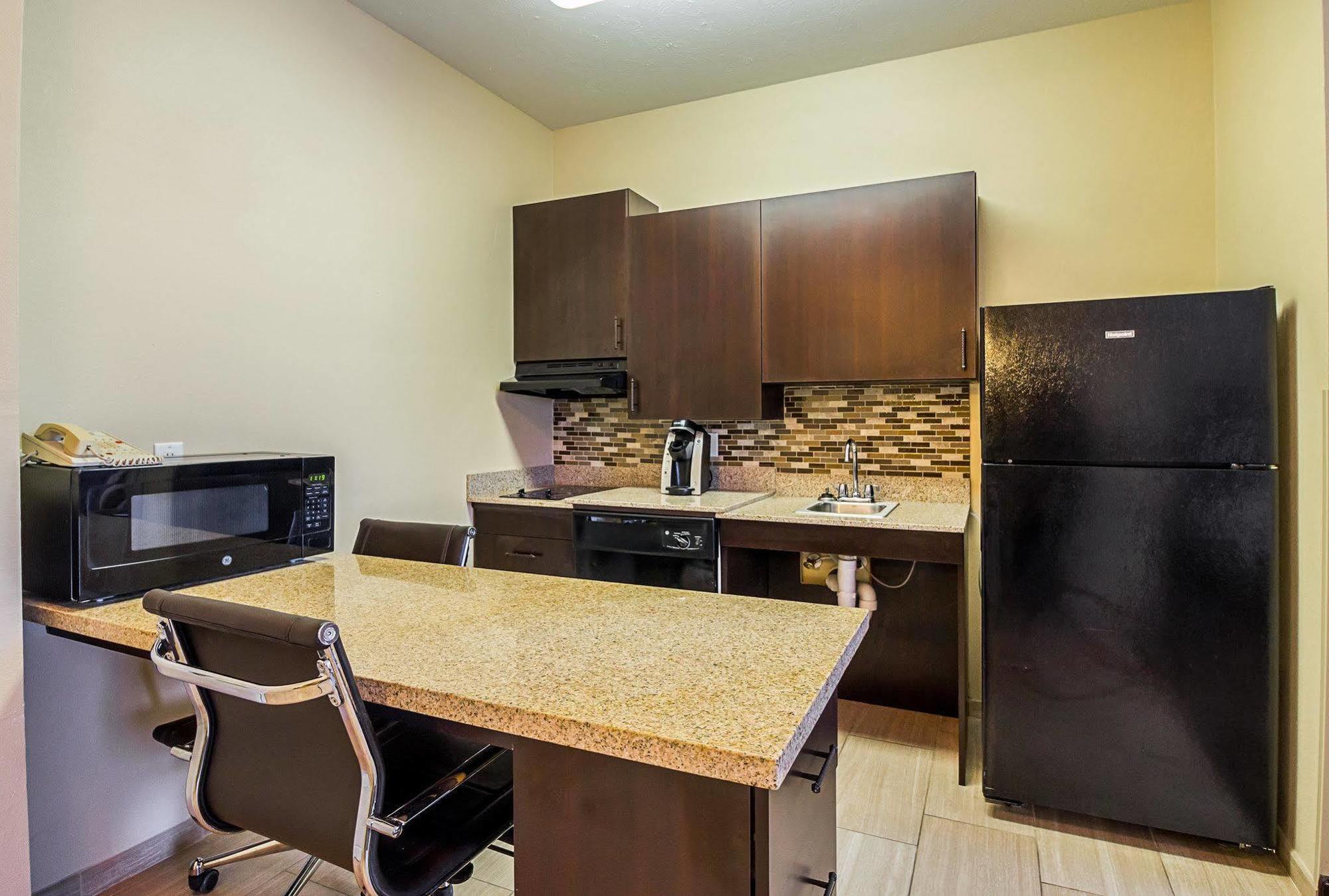 Mainstay Suites Fargo - I-94 Medical Center المظهر الخارجي الصورة